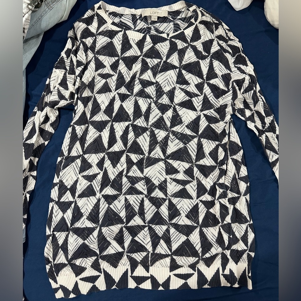 Loft Monochrome Triangle Pattern Sweater - image 6